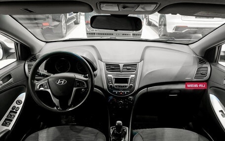 Hyundai Solaris II рестайлинг, 2016 год, 399 000 рублей, 18 фотография