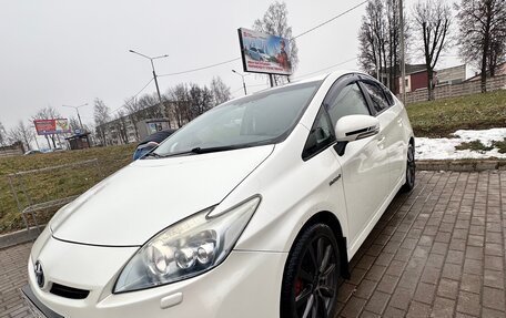 Toyota Prius, 2010 год, 990 000 рублей, 10 фотография