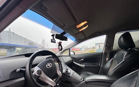 Toyota Prius, 2010 год, 990 000 рублей, 6 фотография