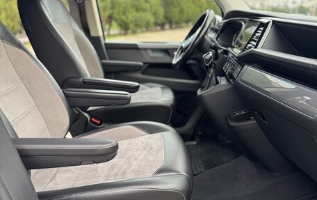 Volkswagen Multivan T6 рестайлинг, 2020 год, 6 450 000 рублей, 17 фотография