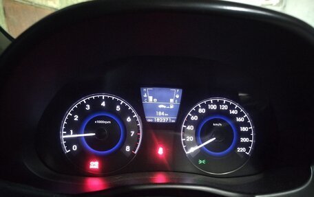 Hyundai Solaris II рестайлинг, 2012 год, 700 000 рублей, 9 фотография