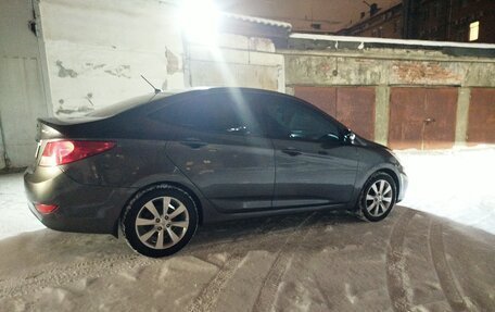 Hyundai Solaris II рестайлинг, 2012 год, 700 000 рублей, 17 фотография