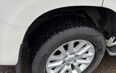 Toyota Land Cruiser Prado 150 рестайлинг 2, 2013 год, 2 900 000 рублей, 11 фотография