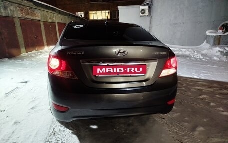 Hyundai Solaris II рестайлинг, 2012 год, 700 000 рублей, 16 фотография