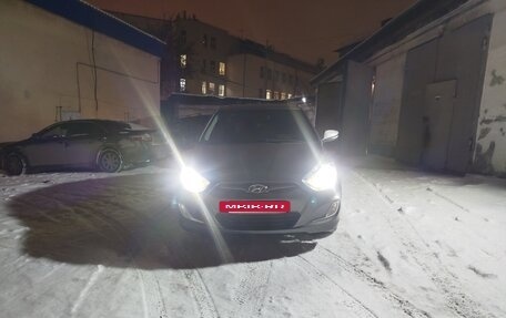 Hyundai Solaris II рестайлинг, 2012 год, 700 000 рублей, 18 фотография