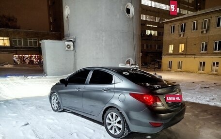 Hyundai Solaris II рестайлинг, 2012 год, 700 000 рублей, 19 фотография