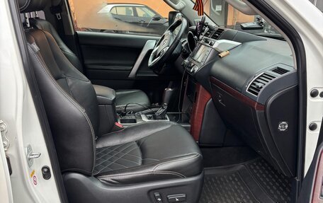 Toyota Land Cruiser Prado 150 рестайлинг 2, 2013 год, 2 900 000 рублей, 16 фотография