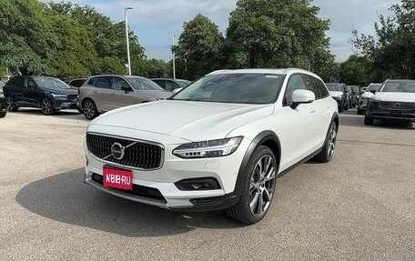 Volvo V90 Cross Country I рестайлинг, 2025 год, 8 322 000 рублей, 1 фотография