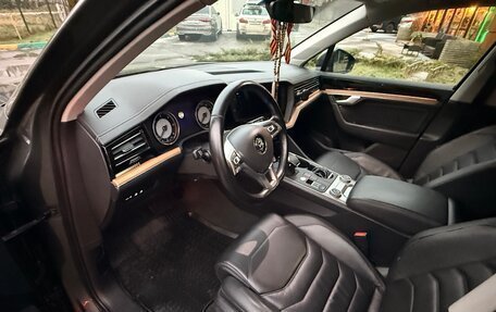 Volkswagen Touareg III, 2018 год, 4 000 000 рублей, 10 фотография