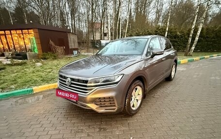 Volkswagen Touareg III, 2018 год, 4 000 000 рублей, 2 фотография