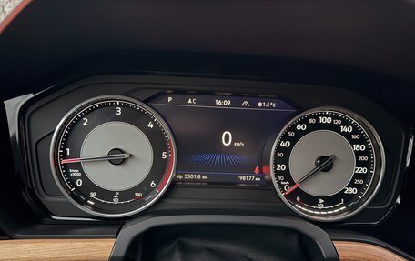 Volkswagen Touareg III, 2018 год, 4 000 000 рублей, 13 фотография