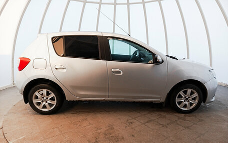 Renault Sandero II рестайлинг, 2015 год, 960 000 рублей, 4 фотография