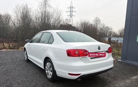 Volkswagen Jetta VI, 2012 год, 999 999 рублей, 3 фотография