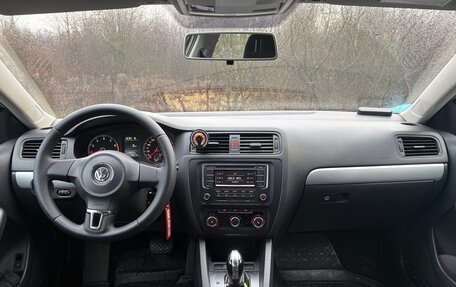 Volkswagen Jetta VI, 2012 год, 999 999 рублей, 14 фотография