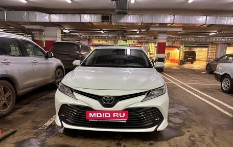 Toyota Camry, 2020 год, 2 400 000 рублей, 2 фотография