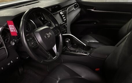 Toyota Camry, 2020 год, 2 400 000 рублей, 6 фотография