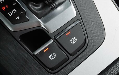 Audi Q5, 2017 год, 2 990 000 рублей, 24 фотография