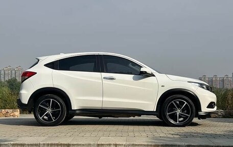 Honda Vezel, 2022 год, 1 332 003 рублей, 3 фотография