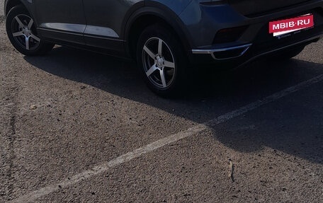 Volkswagen T-Roc I, 2019 год, 1 960 000 рублей, 4 фотография