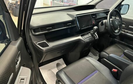 Honda Stepwgn IV, 2019 год, 2 429 000 рублей, 12 фотография