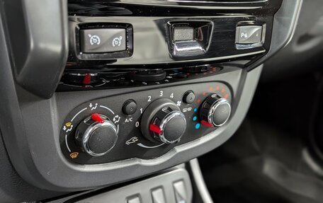 Renault Duster I рестайлинг, 2018 год, 1 350 000 рублей, 24 фотография