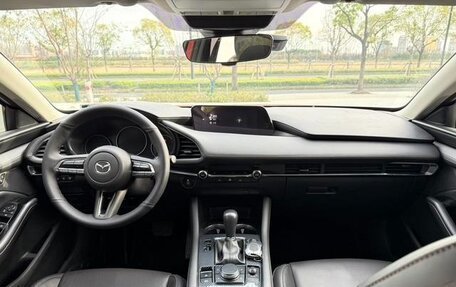 Mazda 3, 2022 год, 1 800 000 рублей, 9 фотография