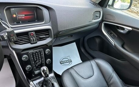 Volvo V40 II рестайлинг, 2019 год, 1 700 000 рублей, 7 фотография