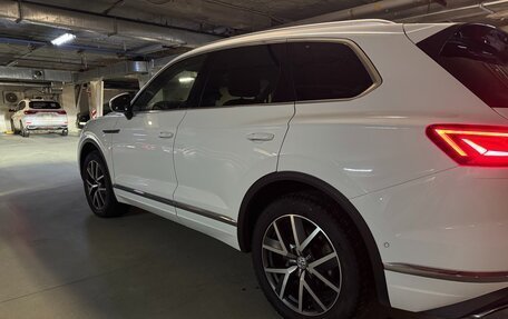 Volkswagen Touareg III, 2019 год, 4 870 000 рублей, 7 фотография