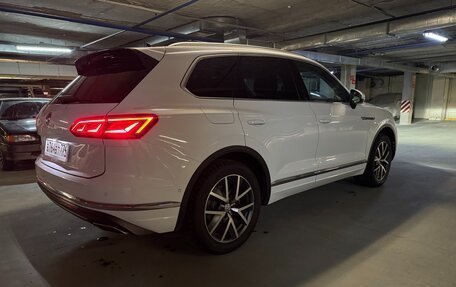 Volkswagen Touareg III, 2019 год, 4 870 000 рублей, 5 фотография