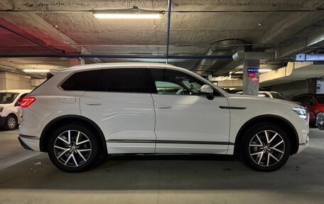 Volkswagen Touareg III, 2019 год, 4 870 000 рублей, 2 фотография
