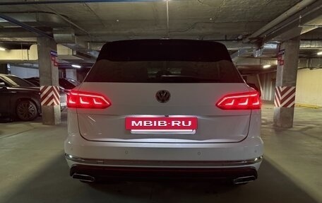 Volkswagen Touareg III, 2019 год, 4 870 000 рублей, 6 фотография