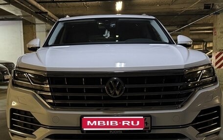 Volkswagen Touareg III, 2019 год, 4 870 000 рублей, 8 фотография