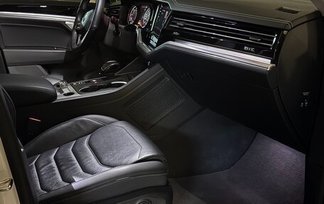 Volkswagen Touareg III, 2019 год, 4 870 000 рублей, 9 фотография