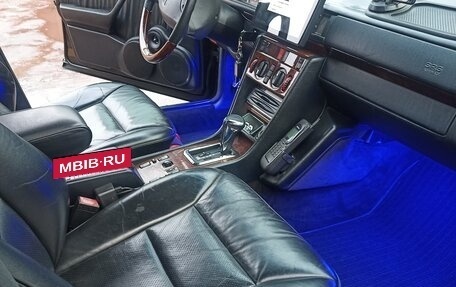 Mercedes-Benz E-Класс, 1993 год, 200 000 рублей, 10 фотография