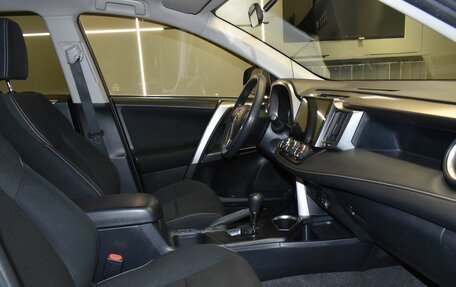 Toyota RAV4, 2016 год, 2 149 000 рублей, 11 фотография