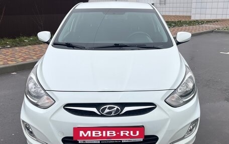 Hyundai Solaris II рестайлинг, 2012 год, 645 000 рублей, 2 фотография