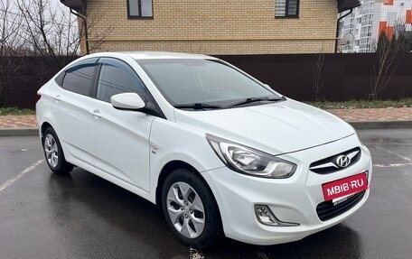 Hyundai Solaris II рестайлинг, 2012 год, 645 000 рублей, 3 фотография