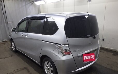 Honda Freed I, 2013 год, 925 000 рублей, 4 фотография