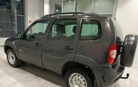 Chevrolet Niva I рестайлинг, 2017 год, 685 000 рублей, 8 фотография