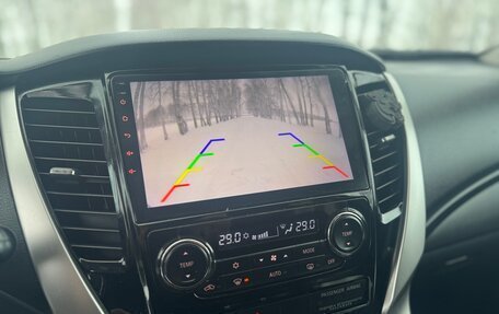 Mitsubishi Pajero Sport III рестайлинг, 2017 год, 2 500 000 рублей, 13 фотография