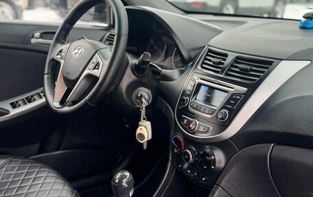 Hyundai Solaris II рестайлинг, 2015 год, 897 000 рублей, 19 фотография