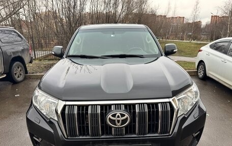 Toyota Land Cruiser Prado 150 рестайлинг 2, 2019 год, 4 390 000 рублей, 5 фотография