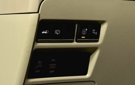 Nissan Patrol, 2015 год, 2 590 000 рублей, 21 фотография