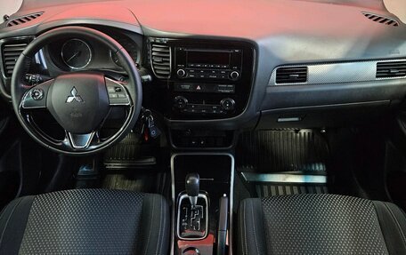 Mitsubishi Outlander III рестайлинг 3, 2018 год, 1 845 000 рублей, 9 фотография