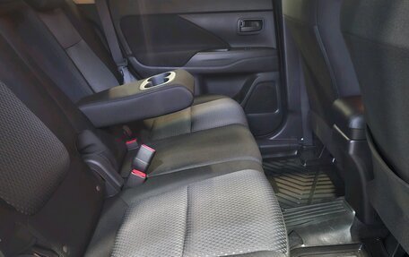 Mitsubishi Outlander III рестайлинг 3, 2018 год, 1 845 000 рублей, 14 фотография