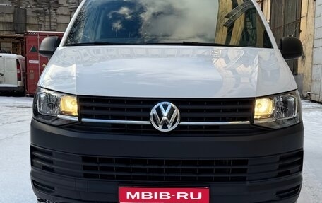 Volkswagen Transporter T6 рестайлинг, 2018 год, 2 850 000 рублей, 1 фотография