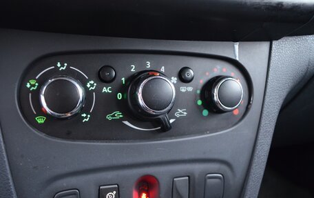 Renault Sandero II рестайлинг, 2015 год, 489 000 рублей, 16 фотография