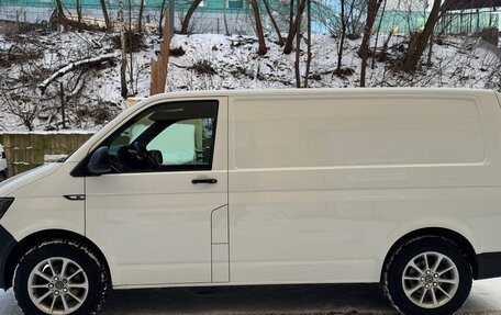Volkswagen Transporter T6 рестайлинг, 2018 год, 2 850 000 рублей, 2 фотография