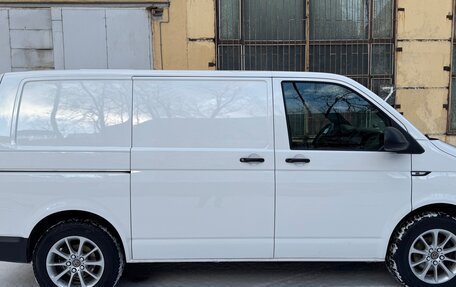 Volkswagen Transporter T6 рестайлинг, 2018 год, 2 850 000 рублей, 6 фотография