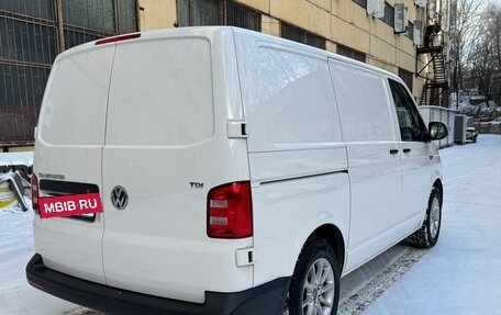 Volkswagen Transporter T6 рестайлинг, 2018 год, 2 850 000 рублей, 5 фотография